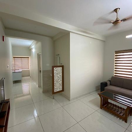 Nimet Residency Apartamento Kochi Exterior foto